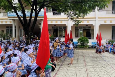 Hoạt động trải nghiệm dưới cờ hằng tuần của các em